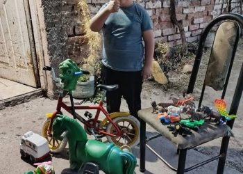 Octavio, un pequeño de Salto de las Rosas, regaló sus juguetes para que otros chicos no estén tristes