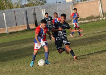 Darío Sandoval llegó a los 100 goles con la camiseta de Villa Atuel