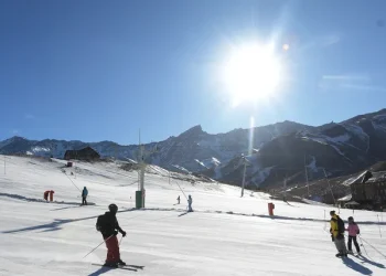 La nieve estiró la temporada en Las Leñas: ¿hasta cuándo seguirá abierto?