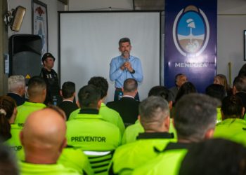 Ulpiano Suarez y Alfredo Cornejo lanzaron la capacitación de pistolas Taser para preventores de Ciudad