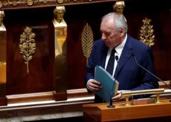 Francia: el Parlamento destituyó al primer ministro Francois Bayrou