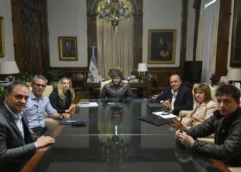 “La Libertad Avanza o Argentina retrocede”: la frase de Milei tras encabezar la mesa política nacional