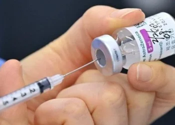 España: la Justicia reconoce efectos secundarios de la vacuna AstraZeneca como accidente laboral