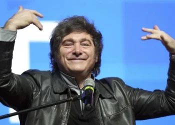 Una encuesta alerta que la imagen positiva de Milei tocó un nuevo piso del 39%