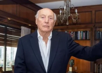 Los Kovalivker contra las cuerdas: allanan Osprera y buscan datos de la droguería Suizo Argentina