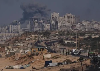 Al menos 44 muertos en ataques aéreos y terrestres en Gaza; Israel ignora llamado de alto el fuego
