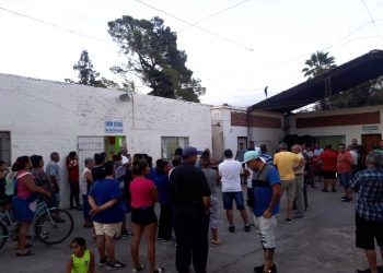 Cortaron la luz a la Unión Vecinal de la Isla del Río Diamante por falta de pago y todo el barrio está sin agua