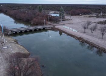 Mendoza asegura que entrega un caudal continuo de agua del Atuel a La Pampa