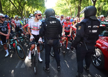 Vuelta a España: manifestantes propalestina impidieron el fin de la prueba en Madrid