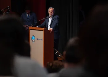 Alfredo Cornejo desempolvó el olvidado Pacto de Mayo para reclamarle reformas a Javier Milei