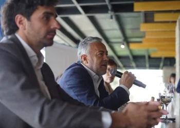 Cornejo lanzó una filosa frase contra Fernández Sagasti: “Desconfío de su título de abogada”