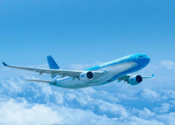 Aerolíneas Argentinas vende pasajes con 12 cuotas sin interés y grandes descuentos: cómo aprovechar la promoción