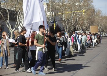 Manifestación en defensa de “la universidad pública y gratuita, y la ciencia argentina”