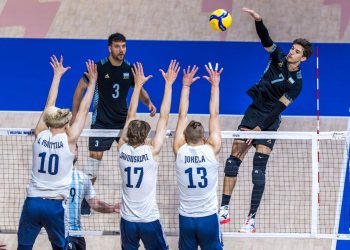  Remontada y victoria de Argentina ante Finlandia en el debut en el Mundial