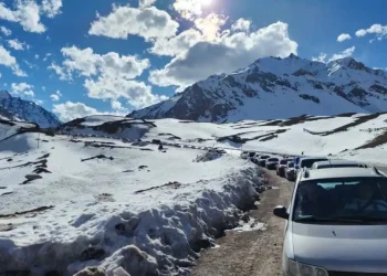 El temporal en alta montaña no permitió reabrir el paso  Cristo Redentor, que continuará cerrado al menos hasta el lunes