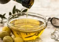 Aceite de oliva extra virgen: los 9 beneficios que tiene para la salud, según la ciencia