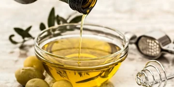 Aceite de oliva extra virgen: los 9 beneficios que tiene para la salud, según la ciencia