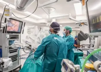 Lo operaron de próstata y se «olvidaron» un tubo en el cuerpo: ahora deben pagarle una suma millonaria