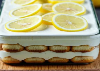 Tiramisú de limón: la receta del postre fresco y sabroso que te va a encantar