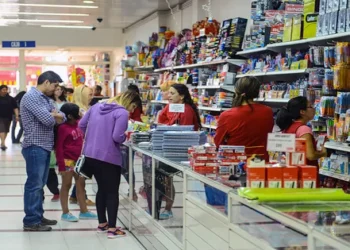 Sueldo confirmado: ¿cuánto gana un empleado de comercio por 8 horas de trabajo en septiembre 2025?