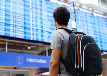 El déficit de turismo se mantuvo en agosto: los viajes al exterior duplicaron la llegada de extranjeros al país
