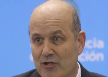 Dólar: Sturzenegger habló de flotación pero luego salió a desmentirlo