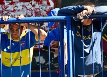 Miles de hinchas despiden a Miguel Ángel Russo en La Bombonera