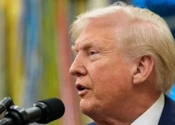 Trump anuncia aranceles del 100 % para China por su postura comercial «hostil»