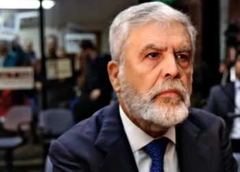 Causa cuadernos: defensa de Julio De Vido y Schiavi intenta apartar a jueces por “adelantamiento de opinión”