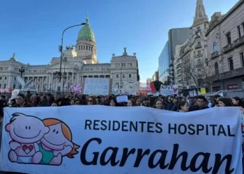 Promulgan las leyes de emergencia pediátrica y financiamiento universitario sin su aplicación