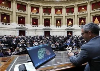 La ciudadanía elegirá este domingo 127 diputados