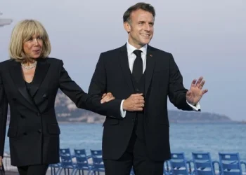 Empieza en París el juicio por ciberacoso a Brigitte Macron