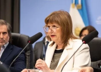 “Vamos actuar cada vez que tiren piedras”, dijo Bullrich en Diputados