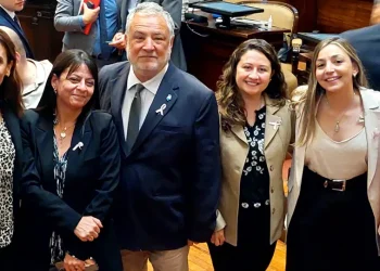 Octubre Rosa: el gesto de los senadores mendocinos para prevenir el cáncer de mama