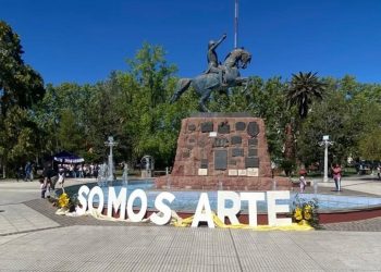 San Rafael celebró la creatividad con “Somos Arte 2025” en Plaza San Martín y el Teatro de la Escuela Iselín