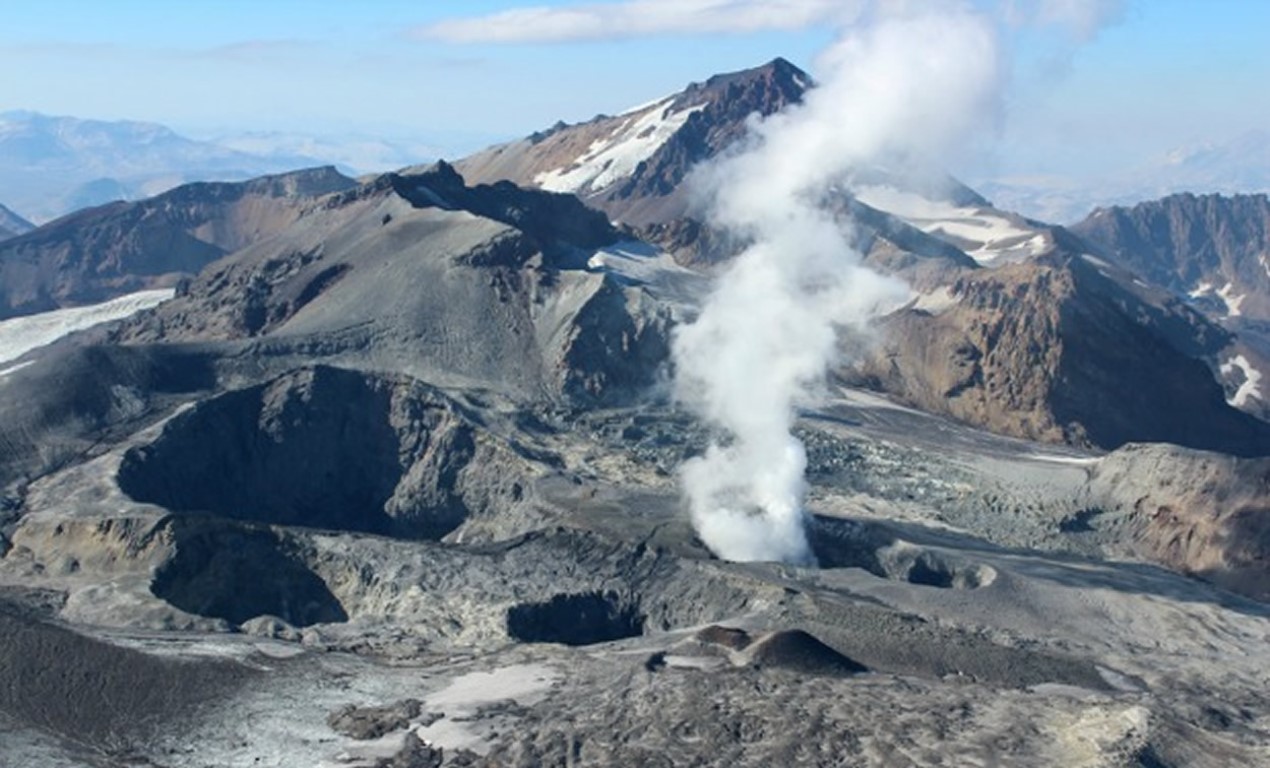El Planchón Peteroa volvió a mostrar actividad y se mantiene la alerta amarilla en la cordillera - Diario San Rafael