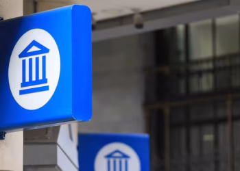 Los bancos del país cierran 72 horas por el feriado: qué operaciones no se podrán hacer durante el fin de semana largo