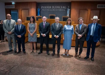 Antigüedad estatal: el fallo de la Corte que chocó de frente con un cambio clave impulsado por Cornejo