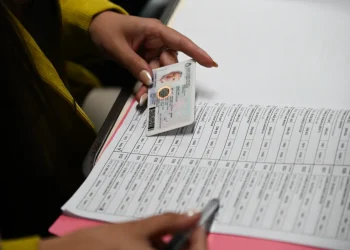 Pese a algunas confusiones por la doble boleta, la votación es ágil en Mendoza