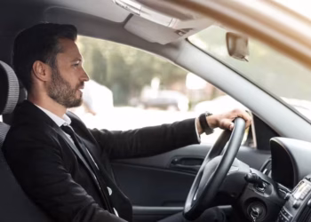 Señales al volante: solo 7 de cada 10 conductores respeta las reglas básicas de avisar sus maniobras