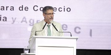 Lo que dejó el Almuerzo de la Cámara: Milei no quiso escuchar los reclamos pero Brega le dio su discurso a Karina para que se lo muestre