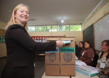 La vice gobernadora Hebe Casado emitió su voto en San Rafael y destacó la importancia de participar mirando hacia el futuro