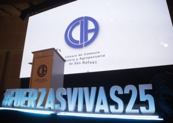 Almuerzo de la Cámara de Comercio: empiezan a llegar las primeras autoridades al Centro de Congresos