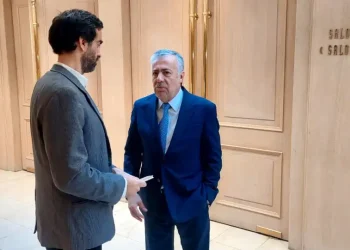 El Ejecutivo habilitó gastos preventivos para 2026, pero con límites