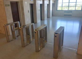 Molinetes en Casa de Gobierno: el nuevo control para los empleados estatales