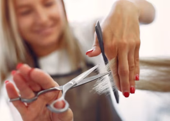 Alargan la cara y equilibran el volumen: tres cortes de pelo ideales para rostros redondos que marcan tendencia esta primavera
