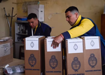 El gobierno activó un bono de $195.000 por trabajar en las elecciones 2025: quiénes podrán acceder