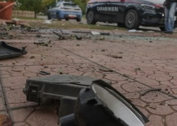 Italia: Una bomba destruyó el auto de un periodista de la RAI amenazado por la mafia