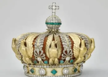 Regresó al Museo Louvre la corona de la emperatriz Eugenia: los detalles de la histórica pieza