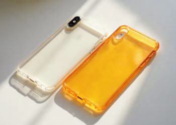 ¿Cómo limpiar la funda transparente del celular? Así se saca lo amarillento con productos caseros